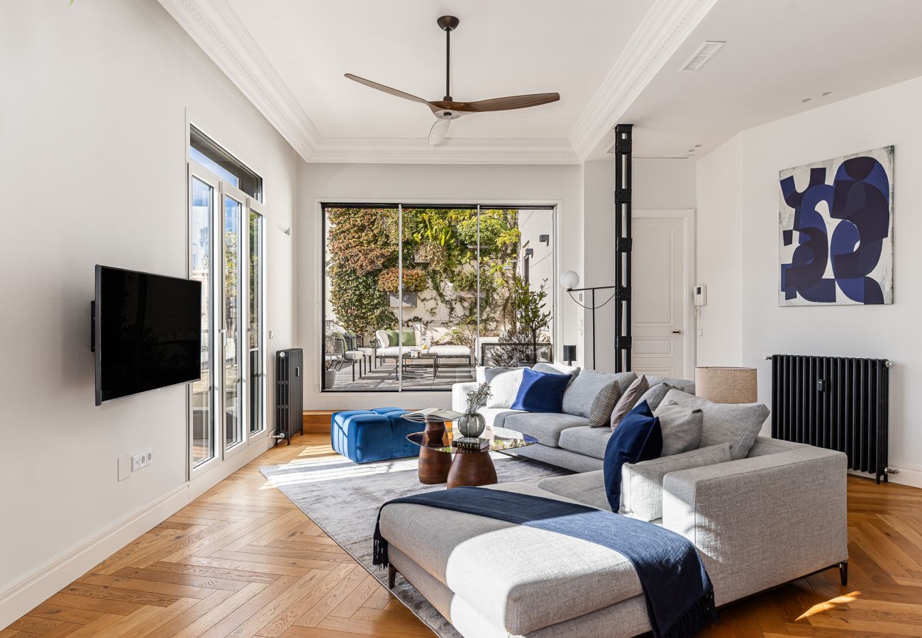 Apartamento en Madrid - Waou Ático 2 Terrazas Gran Via – Corta Duración