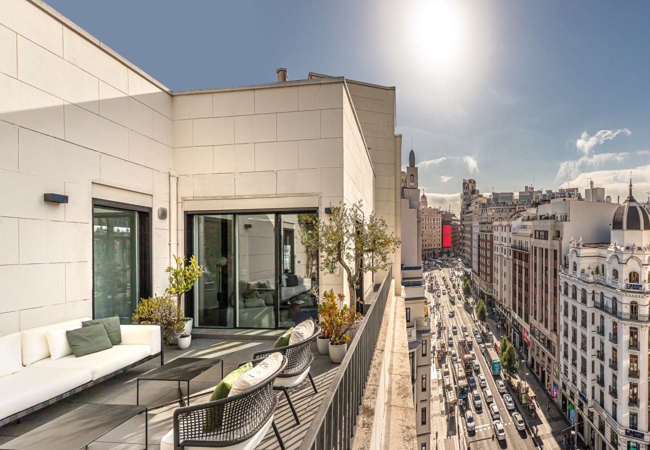 Apartamento en Madrid - Waou Ático 2 Terrazas Gran Via – Corta Duración
