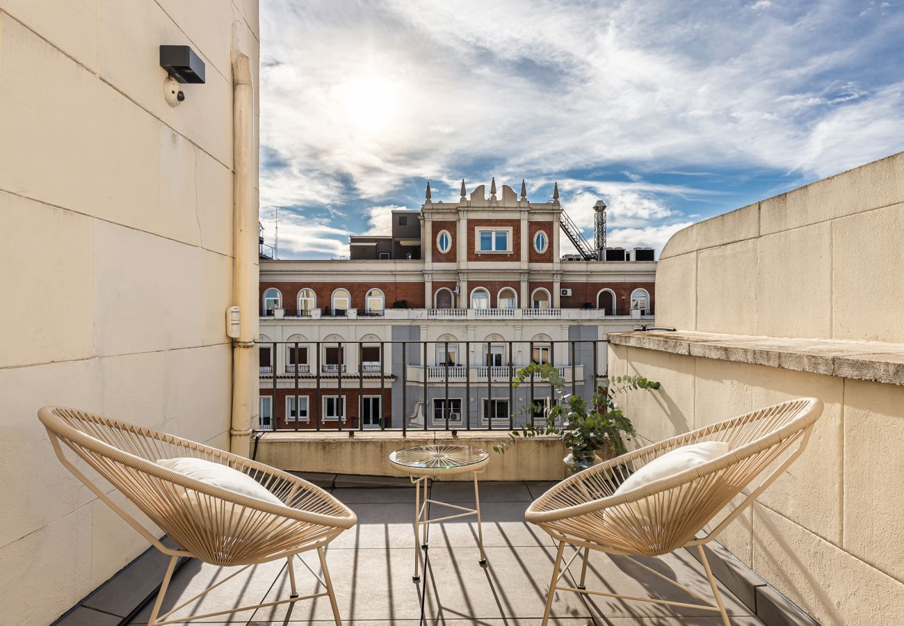 Apartamento en Madrid - Waou Ático 2 Terrazas Gran Via – Corta Duración