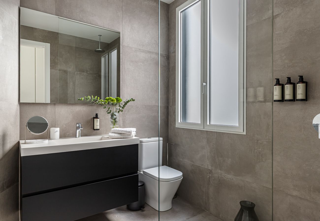 Apartamento en Madrid - Waou Ático 2 Terrazas Gran Via – Corta Duración