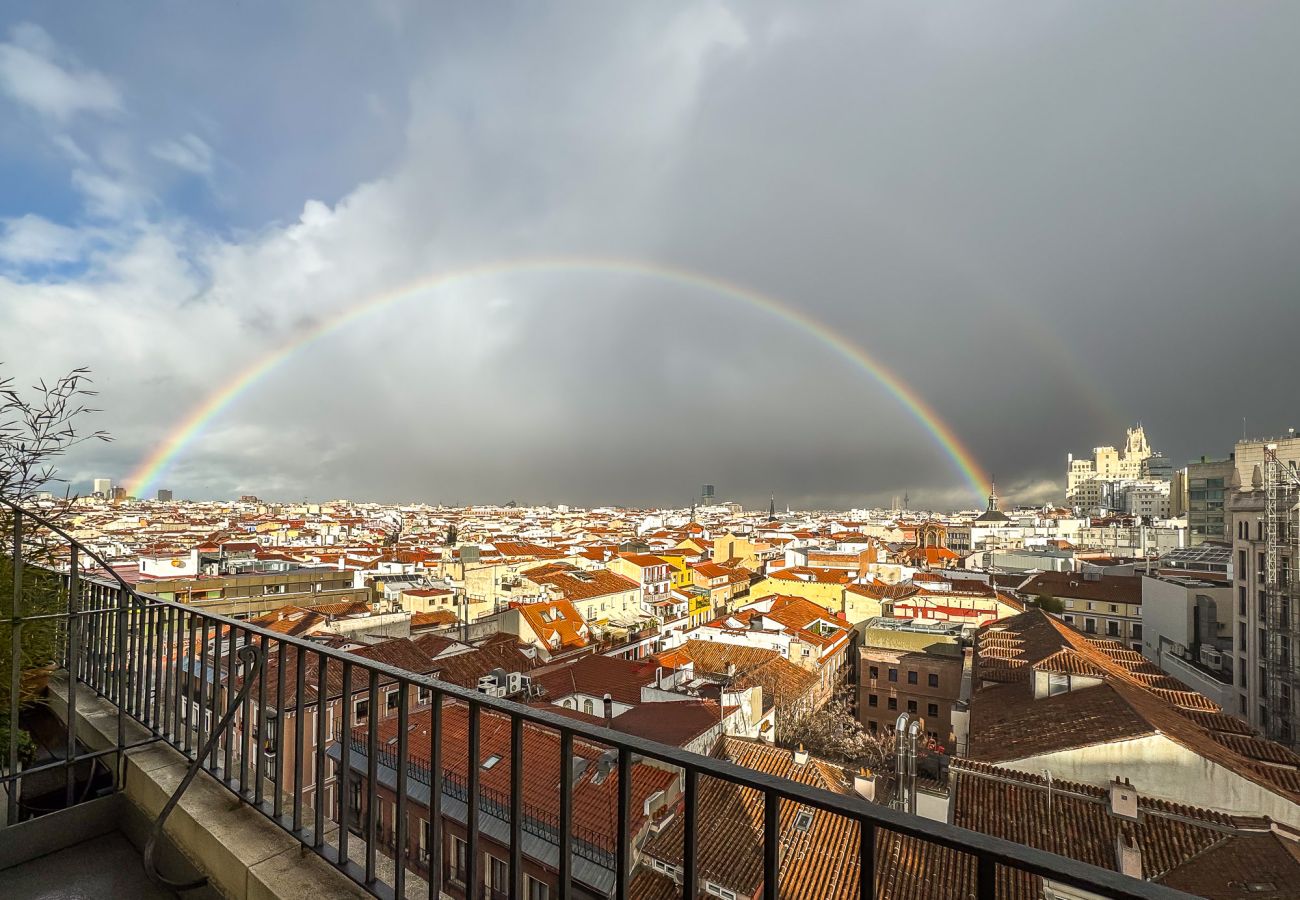 Apartamento en Madrid - Waou Ático 2 Terrazas Gran Via – Corta Duración