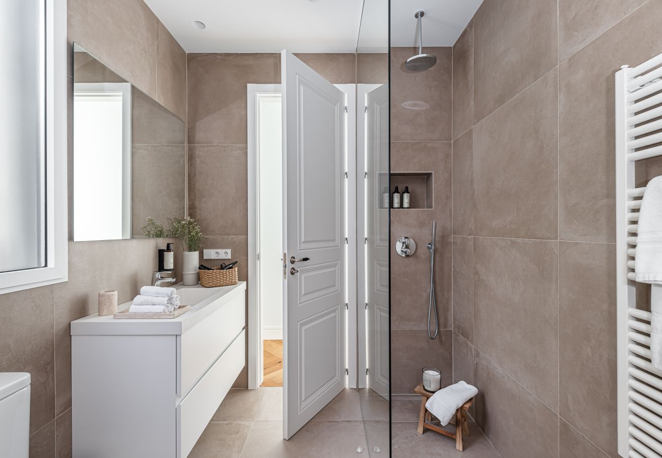 Apartamento en Madrid - Waou Ático 2 Terrazas Gran Via – Corta Duración