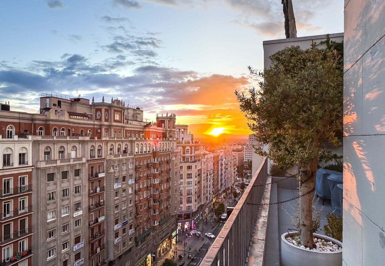 Apartamento en Madrid - Waou Ático 2 Terrazas Gran Via – Corta Duración