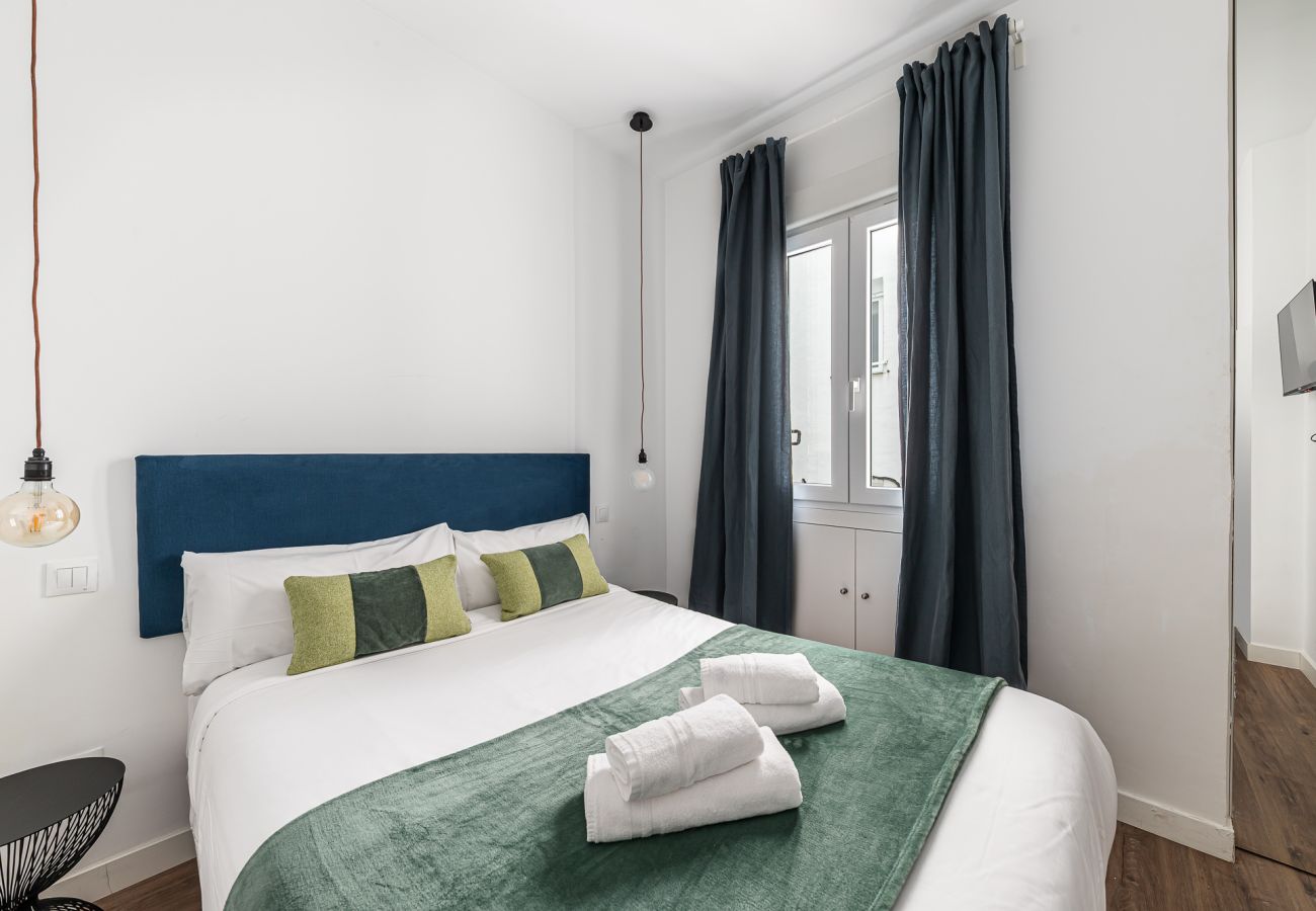 Apartment in Madrid - Queens Atocha - Alquiler Corta Duración