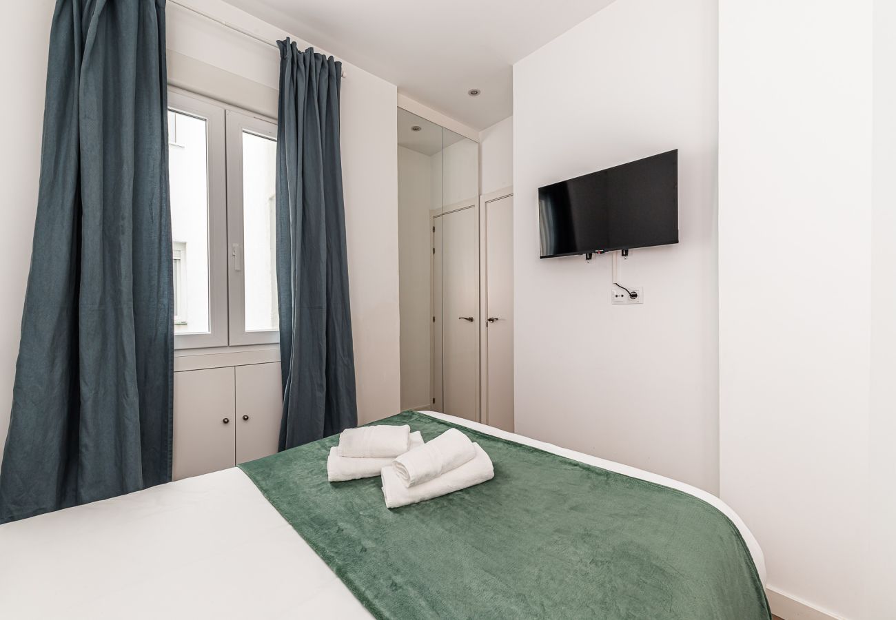 Apartment in Madrid - Queens Atocha - Alquiler Corta Duración