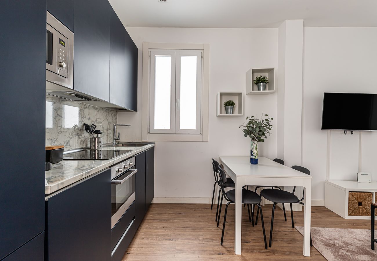 Apartment in Madrid - Queens Atocha - Alquiler Corta Duración
