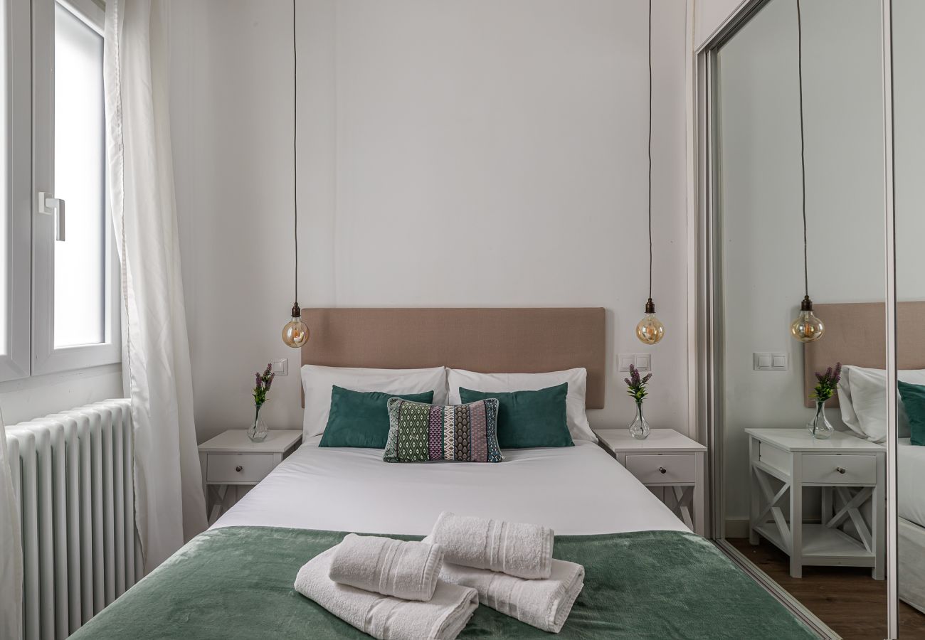 Apartment in Madrid - Queens Atocha - Alquiler Corta Duración