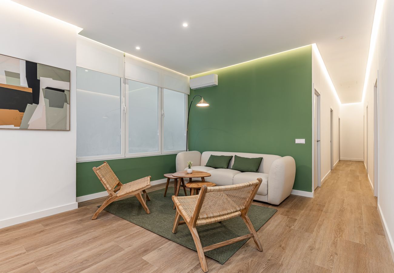 Rent by room in Madrid - Queens Bernabéu I - Alquiler Corta Duración