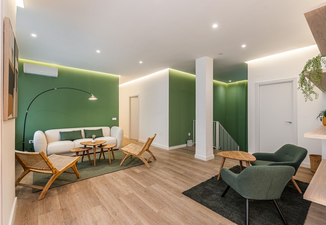Rent by room in Madrid - Queens Bernabéu I - Alquiler Corta Duración