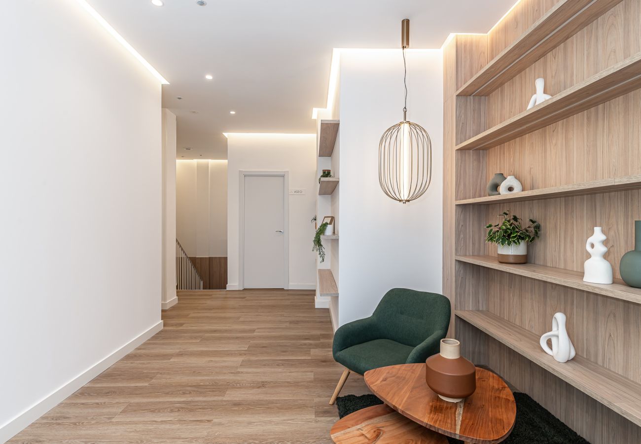 Rent by room in Madrid - Queens Bernabéu VI