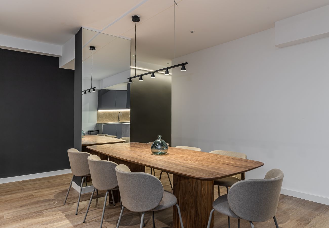 Rent by room in Madrid - Queens Plaza España I - Alquiler Corta Duración