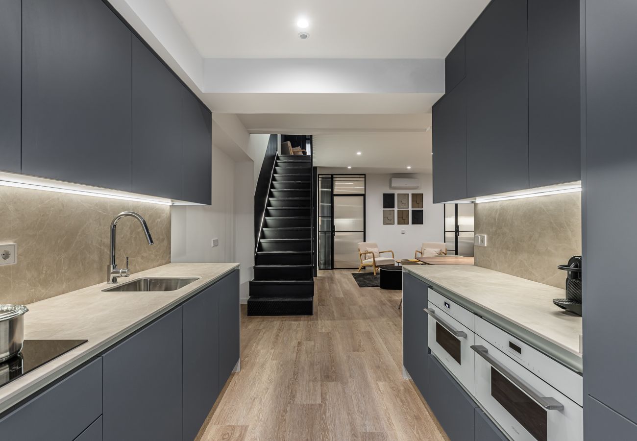 Rent by room in Madrid - Queens Plaza España IV - Alquiler Corta Duración