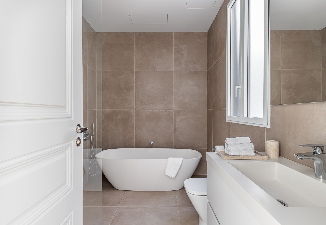 Apartment in Madrid - Waou Ático 2 Terrazas Gran Via – Corta Duración